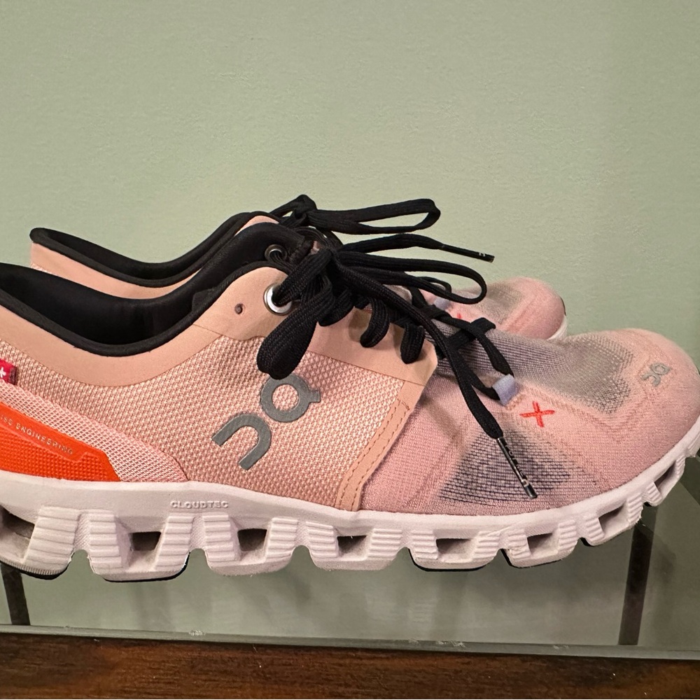 On Cloud X3 women’s running shoes Rose/Sand size 8 like new (lowest price) - Picture 3 of 7